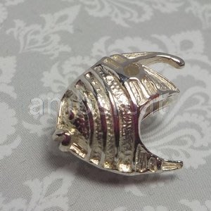 琥珀貓銀飾DIY【925純銀飾品】造型大孔珠~A1057~神仙魚~一尾