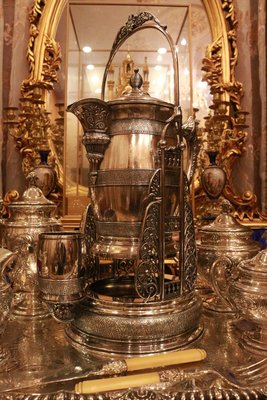 【家與收藏】特價頂級稀有珍藏歐洲百年古董英國維多利亞時期優雅華麗精緻浮雕大銀壺/銀杯套組1