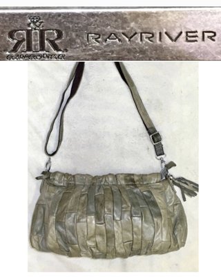 低價起標~2R 專櫃品牌Rayriver 羊皮斜背包 真皮拼接側背包 雙色拼接流蘇包  經典款