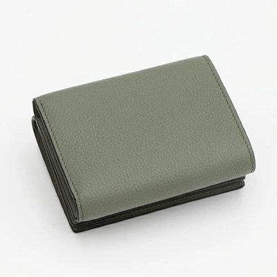 【折扣預購】22春夏正品Loewe Trifold wallet 卡其綠色 粒面小牛皮革三折式短夾皮夾