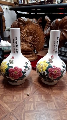 金欣古玩，台灣早期件早期稀有件，任克重款印，大件品，中華陶瓷花瓶一對拍賣～01448～