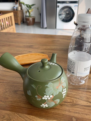 日本回流 茶壺，橫手急須壺，買回來自己用過，嫌大嫌笨了，糊口