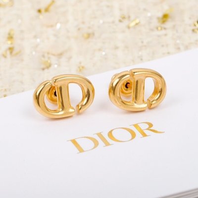 【MOMO全球購】Dior 新款復古耳釘女字母耳環ss925銀針潮流款黃銅材質
