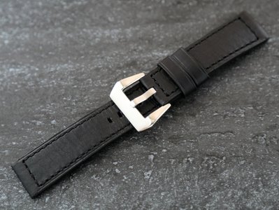22mm黑色縫線真皮錶帶Banda出品厚重錶殼適用,飛行軍錶風格seiko pilot