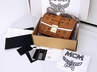小皮美國代購  MCM  新款   小巧印花款郵差包   單肩包   斜挎包
