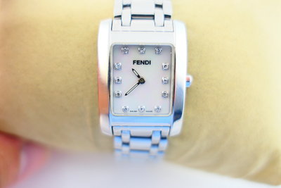 [吉宏精品交流中心]FENDI 芬迪 長方形 貝殼面 鑽石 石英 女錶