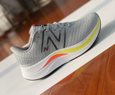 New Balance NB FuelCell Propel v4跑步鞋慢跑鞋人體工學的鞋款36-45