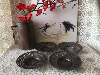 日本回流，純銅老紫銅茶托，直徑11cm，高1.7cm。一個價
