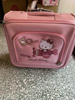 屈臣氏 hello kitty 粉紅色行李箱