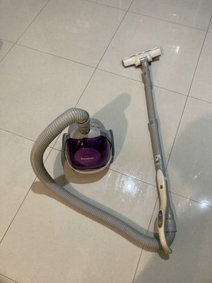 Panasonic 國際牌 雙氣旋集塵免紙袋吸塵器 透明紫 (MC-CL733)