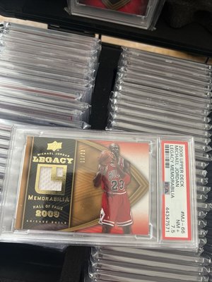 Michael Jordan psa7.5 Legacy jersey card upperdeck 11/23