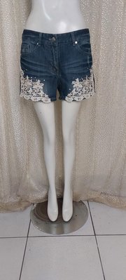 V143五個銅貨珍珠蕾絲花朵飾藍色牛仔短褲40