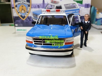 BOXx潮玩~綠光1:18 1992年福特烈馬（野馬）-紐約警車NYPD 19087