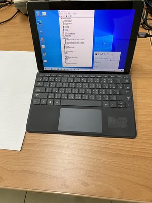 51.Surface 1824 10吋輕巧觸控平板筆電。CPU:intel 4415Y0。記憶體8G-固態硬碟SSD-1