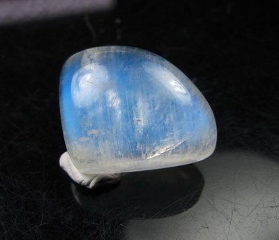 【福利品】【天然寶石DIY串珠材料-超值組】超美藍光暈彩月光石隨形水滴(偏三角形)蛋面(裸石)222