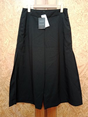 全新 【唯美良品】LOVFEE 黑色寬管八分褲 ~ W918-6844  L.