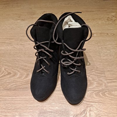 [短靴] BSK百搭黑絨綁帶 高跟短靴 尺碼38