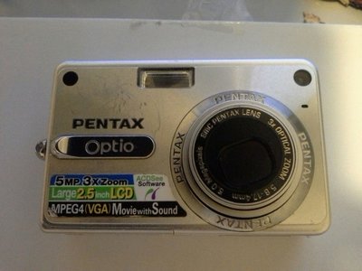 曰本PENTAX數位相機，開不了機以零件機賣，附原廠電池一個充電器一個，實物如圖片一二三。