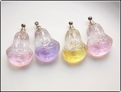 【雅之賞|藏傳|佛教文物】特賣*彌勒菩薩 水晶瓶 /香水瓶 /舍利瓶 (4個) 吊飾 (附繩)~200360