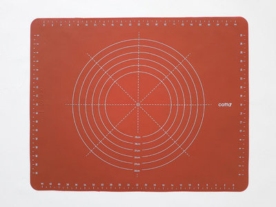 代購日本Cotta矽膠揉麵墊,50×40公分/有刻度/可摺可捲/好收納/揉麵板/不易打滑/揉拈拉伸麵團^^