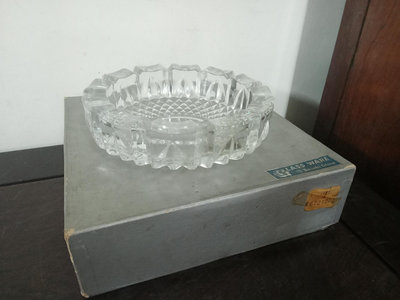 (日本生活用品)佐佐木硝子雕花玻璃厚煙灰缸(A1521)