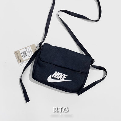 NIKE NSW FUTURA 365 CROSSBODY 側背包 黑色 掀蓋 拉鍊 CW9300-010