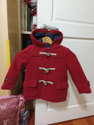 日本Uniqlo童裝經典大衣，牛角扣紅大衣