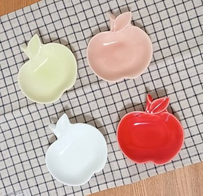 【Apple 艾波好物】日本 深山 蘋果 美濃燒 醬料碟 小菜碟 醬菜小碟 筷架 餐具架