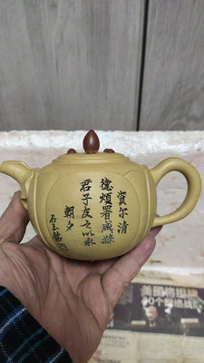 蓮子壺，大概330毫升左右，吳國政早期純手工制作，本山老段泥