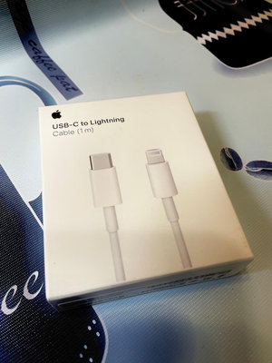 ✿花蕾絲寶貝屋✿全新未拆原廠 Apple USB-C to Lightning 充電連接線 (1 公尺)