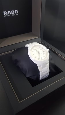 瘋 ~ 全新 RADO 漂亮 鑽錶 真賺 買了就賺 雷達錶 陶瓷錶帶 內鑲白鑽 手鐲型壓扣式 膠膜未撕 附盒 代售