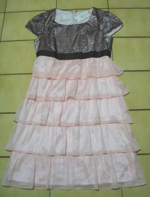 Iris艾莉詩全新L號有吊牌,咖啡色+亮片線繡粉紅色蛋糕裙立體蝴蝶結,短袖洋裝