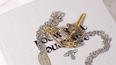 ❤奢品匯正品代購❤香港Vivienne Westwood西太后土星做舊鑰匙項鏈鎖骨鏈毛衣鏈