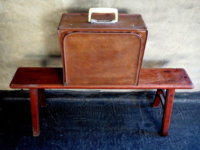 【 金王記拍寶網 】(C屯) C020 早期50~60年代 光陰的故事 老皮箱一件 正老品 罕見稀少