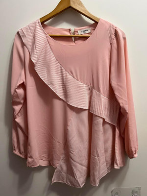 二手 專櫃品牌 韓國CREAM 淡粉色荷葉花邊剪裁女長袖上衣