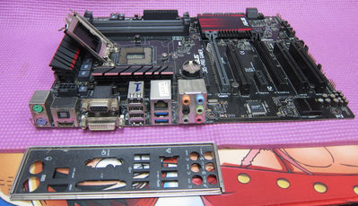 【1150腳位】ASUS 華碩 B85-Pro Gamer 主機板，前置USB3，四組DDR3插槽，VGA & DVI& HDMI 輸出 六組SATA 附檔板