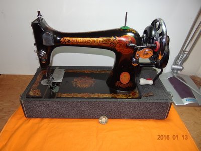 1911年製古董長梭芯手搖式縫紉機（111歲了），絕版珍藏品釋出，錯過即是永遠