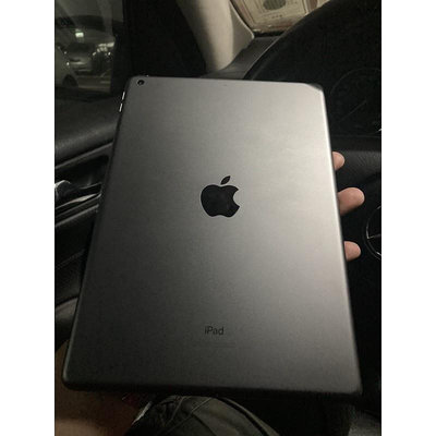 iPad 8代/32g/九點八成新台灣公司貨 黑金