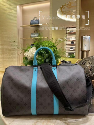 預購 季節限定色 全新正品 LV M11481 Monogram Eclipse Keepall 45 經典 旅行包 行李袋 健身包 斜背包