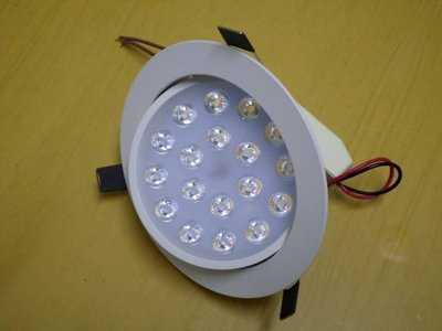 [嬌光照明]LED-台灣製造 15公分 18晶 18W LED 天花板燈 投射燈 一體型搖擺崁燈 角度可調 崁