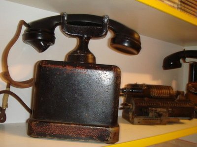 銅殼手搖式古董電話