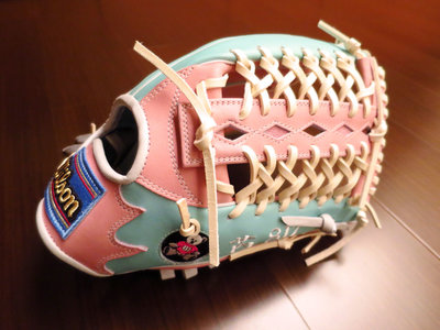 {圓圓小舖}全新日本製WILSON STAFF order威爾森熊棒壘球手套特別訂做訂製訂作款外野T網 水藍色 粉紅色