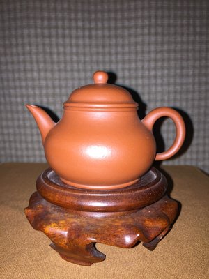 早期紫砂壺---小潘壺款式，泥料:老朱泥，7孔出水，空壺容量約100CC