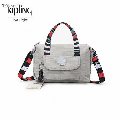 小Z代購#Kipling 猴子包 KI6305 亞麻灰拼彩色背帶 手提肩背斜背包 輕量 休閒 防水