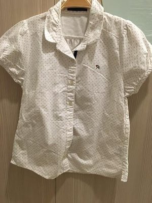 小花別針、專櫃【Arnold Palmer雨傘牌】點點logo短袖白色襯衫