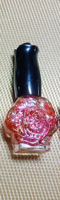 Anna Sui指甲油-紅色亮片