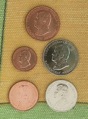 一套五枚的外國硬幣，年號1993年，沒有流通過，有喜歡看好的33251