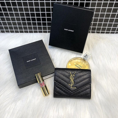 YSL MONOGRAM粒面壓紋皮革小型三摺錢包 403943BOW011000