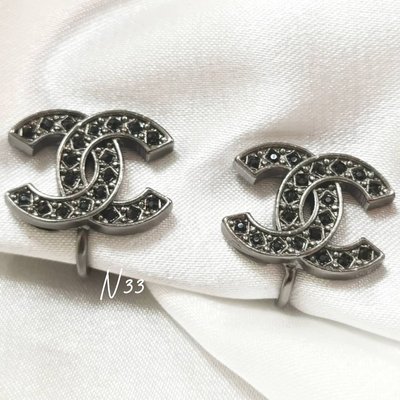 ❌SOLD OUT❌95新美品 Chanel 經典雙C 立體 黑鑽耳環 夾式
