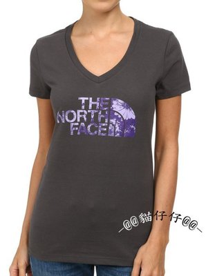 貓仔仔美國童裝 the north face 全新大型品牌logo/紫色花朵圖案款灰色V領短袖上衣/Tee-M-免運費